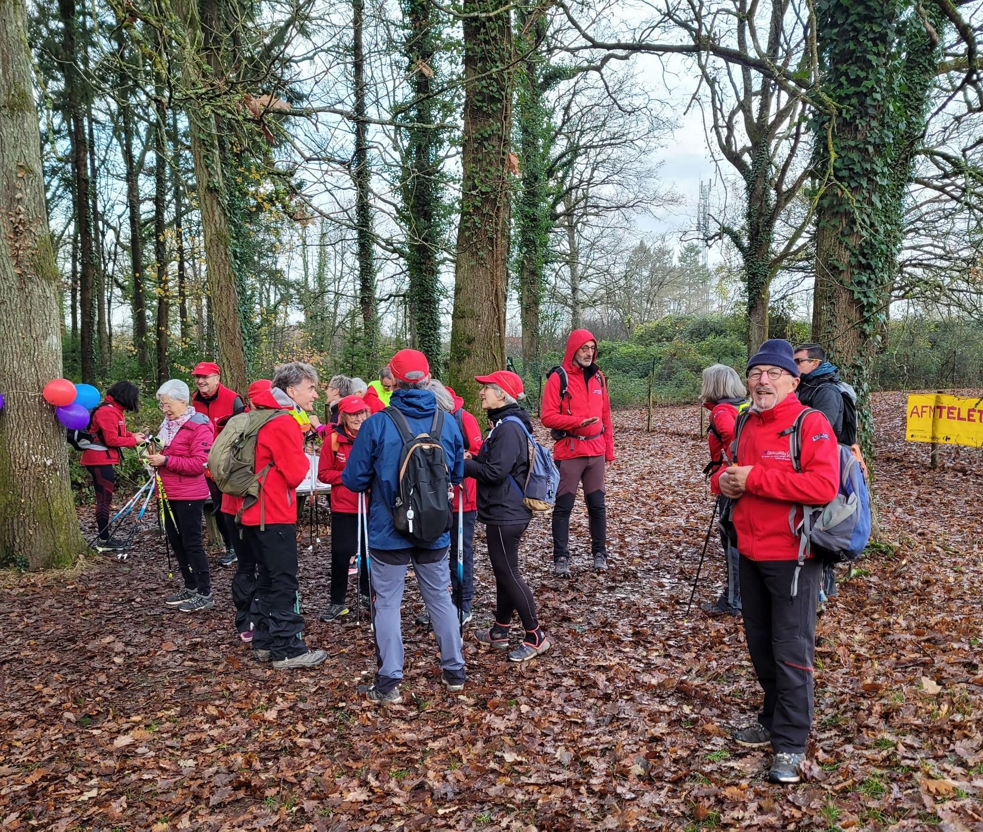 Les Animateurs(trices) présents(es) se rassemblent avant le départ